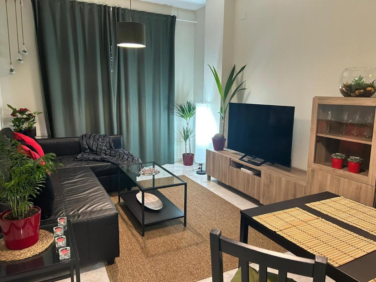 Apartamento Suite Torre Alta Parking Gratis Sevilha Exterior foto
