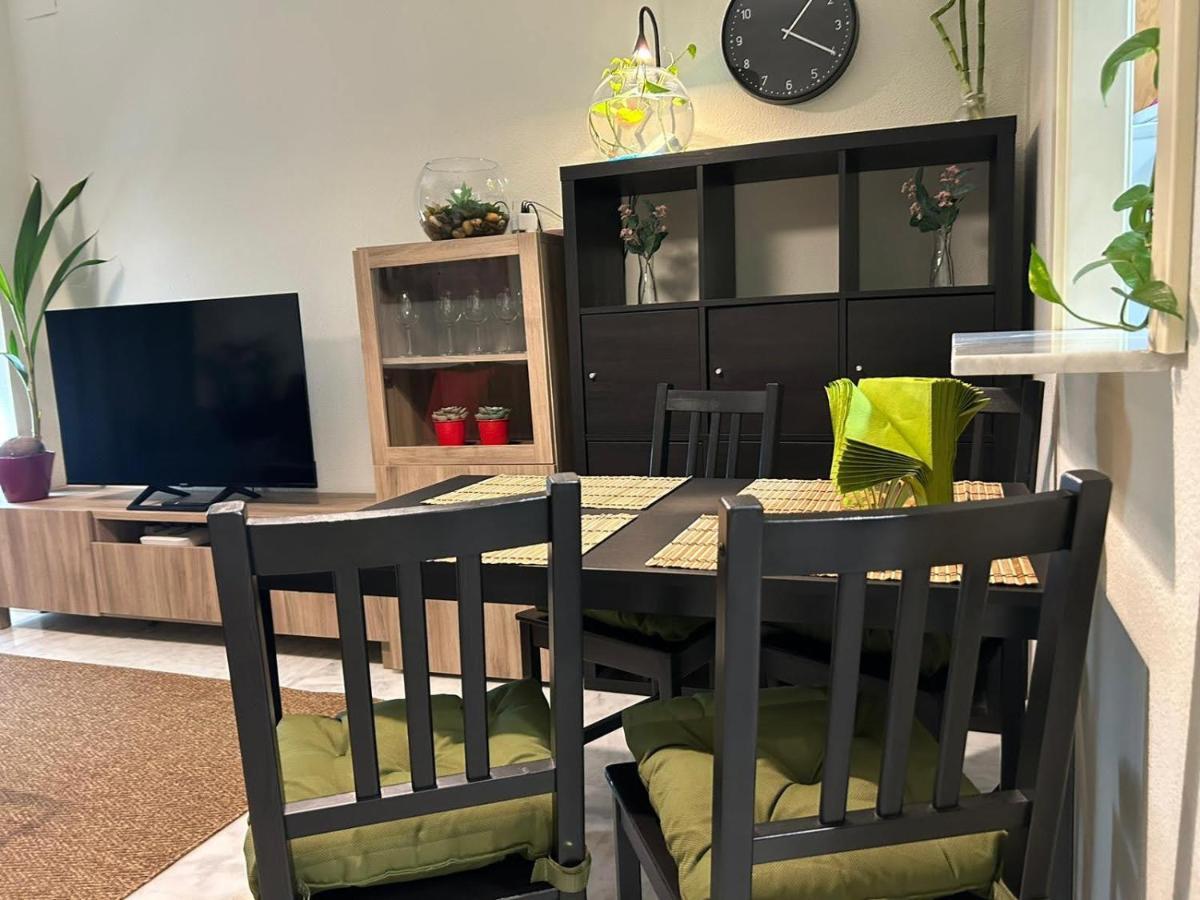 Apartamento Suite Torre Alta Parking Gratis Sevilha Exterior foto