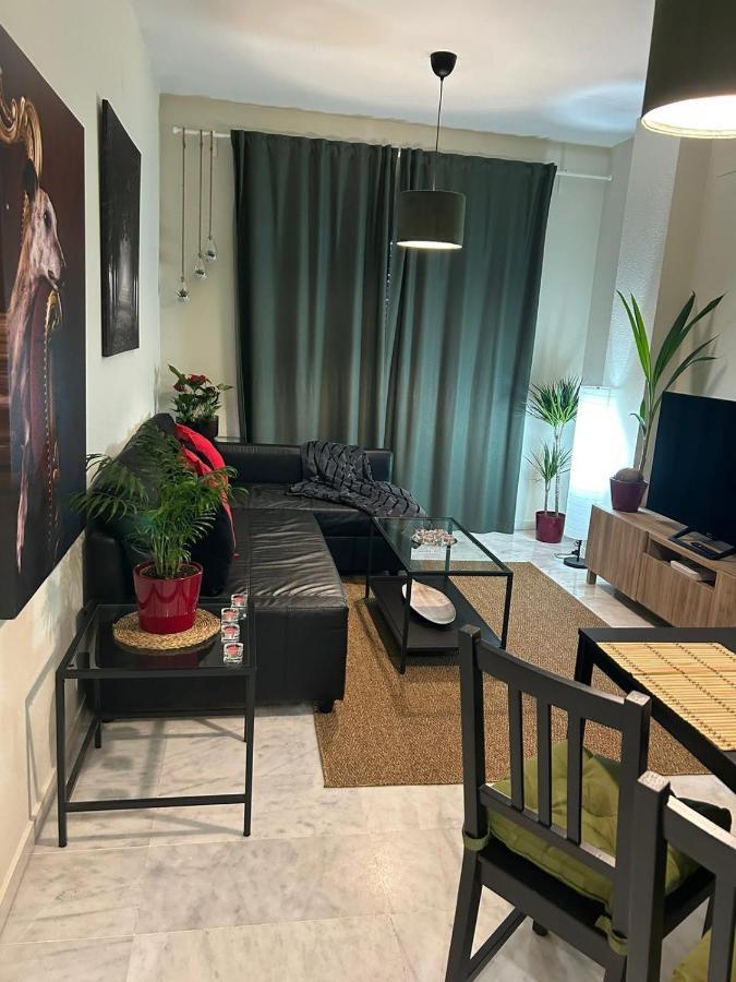 Apartamento Suite Torre Alta Parking Gratis Sevilha Exterior foto