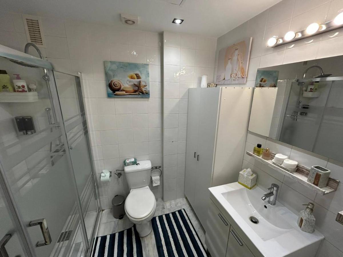 Apartamento Suite Torre Alta Parking Gratis Sevilha Exterior foto